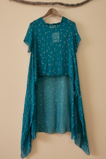 Carica l'immagine nel visualizzatore della galleria,Vestido chiffon teal frente — etiqueta discreta
