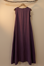Carregar imagem no visualizador da galeria, Vestido costas - fundo estúdio
