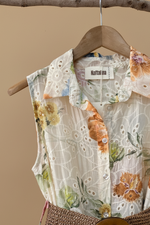 Carica l'immagine nel visualizzatore della galleria,Vestido floral cabide — detalhe

