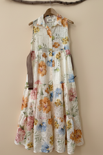 Carica l'immagine nel visualizzatore della galleria,Vestido floral cabide — frente sem cinto
