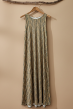 Carregar imagem no visualizador da galeria, Vestido folhas dourado - frente cabide
