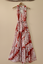 Carica l'immagine nel visualizzatore della galleria,Vestido folhas — frente com cinto
