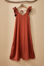 Carregar imagem no visualizador da galeria, Vestido folhos terracota frente
