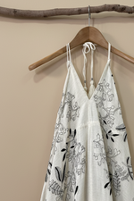 Carica l'immagine nel visualizzatore della galleria,Vestido frente laços
