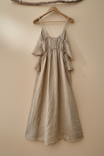 Carregar imagem no visualizador da galeria, Vestido linho camel - fundo bege estúdio 3
