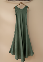 Cargue la imagen en el visor de la galería,Vestido linho verde sage — costas
