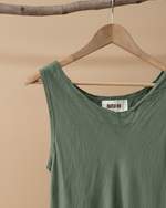 Cargue la imagen en el visor de la galería,Vestido linho verde sage — detalhe
