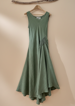 Cargue la imagen en el visor de la galería,Vestido linho verde sage — frente
