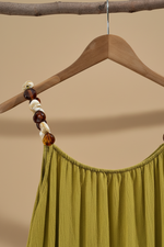 Load image in the gallery viewer,Vestido oliva missangas detalhe
