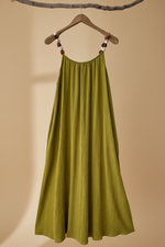 Load image in the gallery viewer,Vestido oliva missangas frente 2
