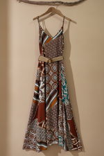 Carregar imagem no visualizador da galeria, Vestido Patchwork 1
