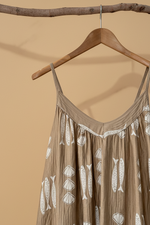Load image in the gallery viewer,Vestido peixinhos - detalhe
