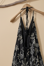 Carica l'immagine nel visualizzatore della galleria,Vestido preto frente
