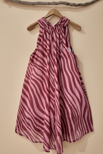 Load image in the gallery viewer,Vestido riscas frente centrada
