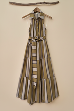 Carregar imagem no visualizador da galeria, Vestido Riscas — Frente com Cinto Corrigida
