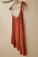 Load image in the gallery viewer,Vestido terracotta lateral
