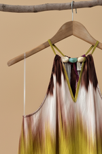 Carregar imagem no visualizador da galeria, Vestido Tie-Dye — Detalhe Decote
