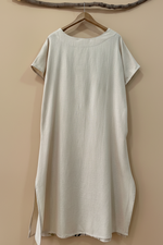 Load image in the gallery viewer,Vestido tribal cabide costas
