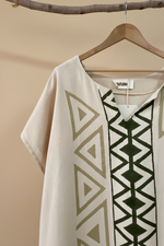 Load image in the gallery viewer,Vestido tribal cabide detalhe
