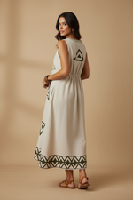Load image in the gallery viewer,Vestido tribal costas correto
