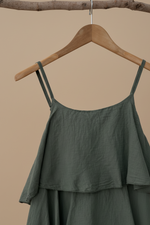 Carregar imagem no visualizador da galeria, Vestido verde detalhe
