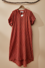 Carregar imagem no visualizador da galeria, Vestido vichy vermelho frente
