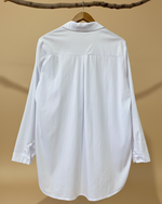 Carregar imagem no visualizador da galeria, White shirt back view - studio background
